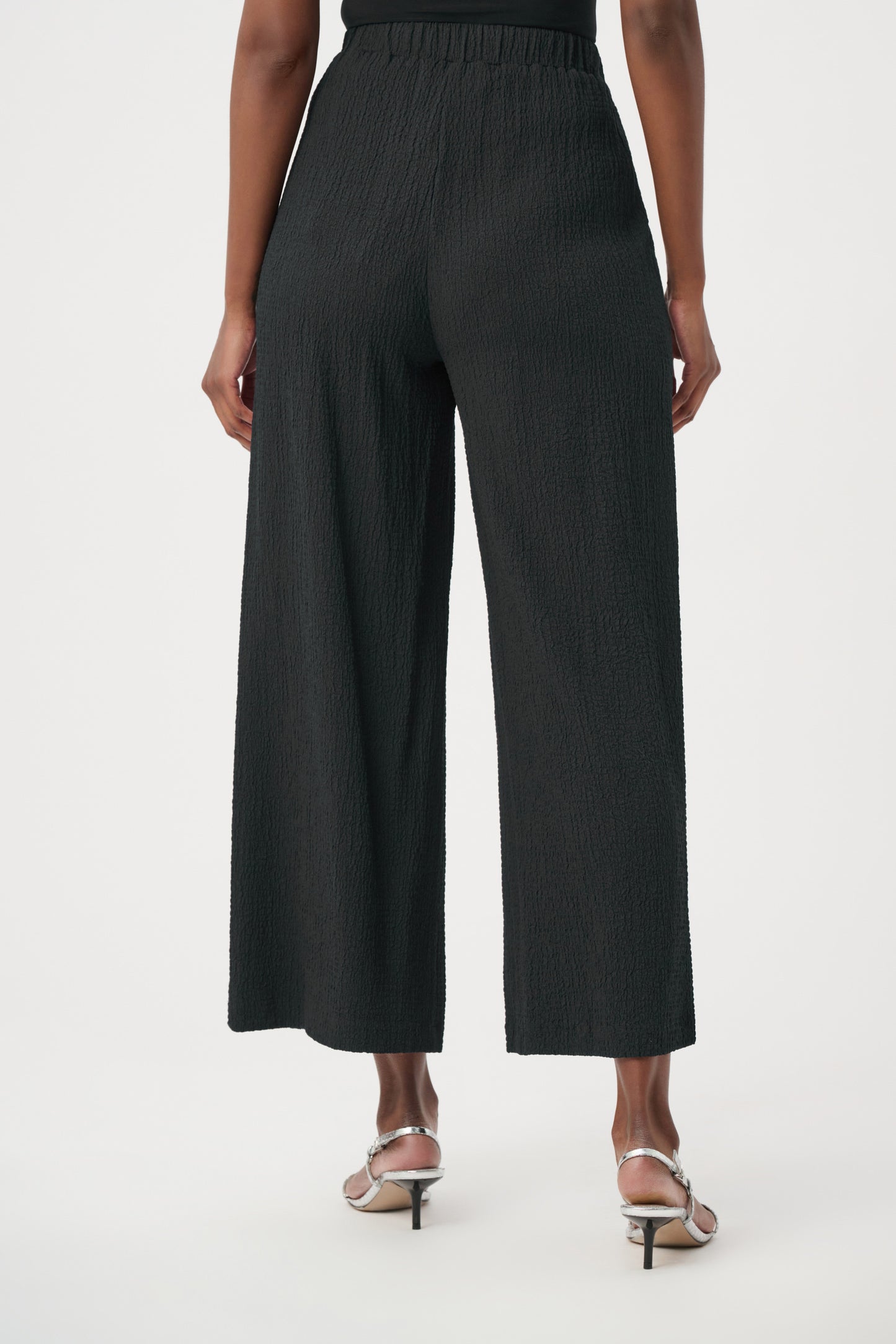 Seersucker Pull-On Crop Pants. Style JR261197