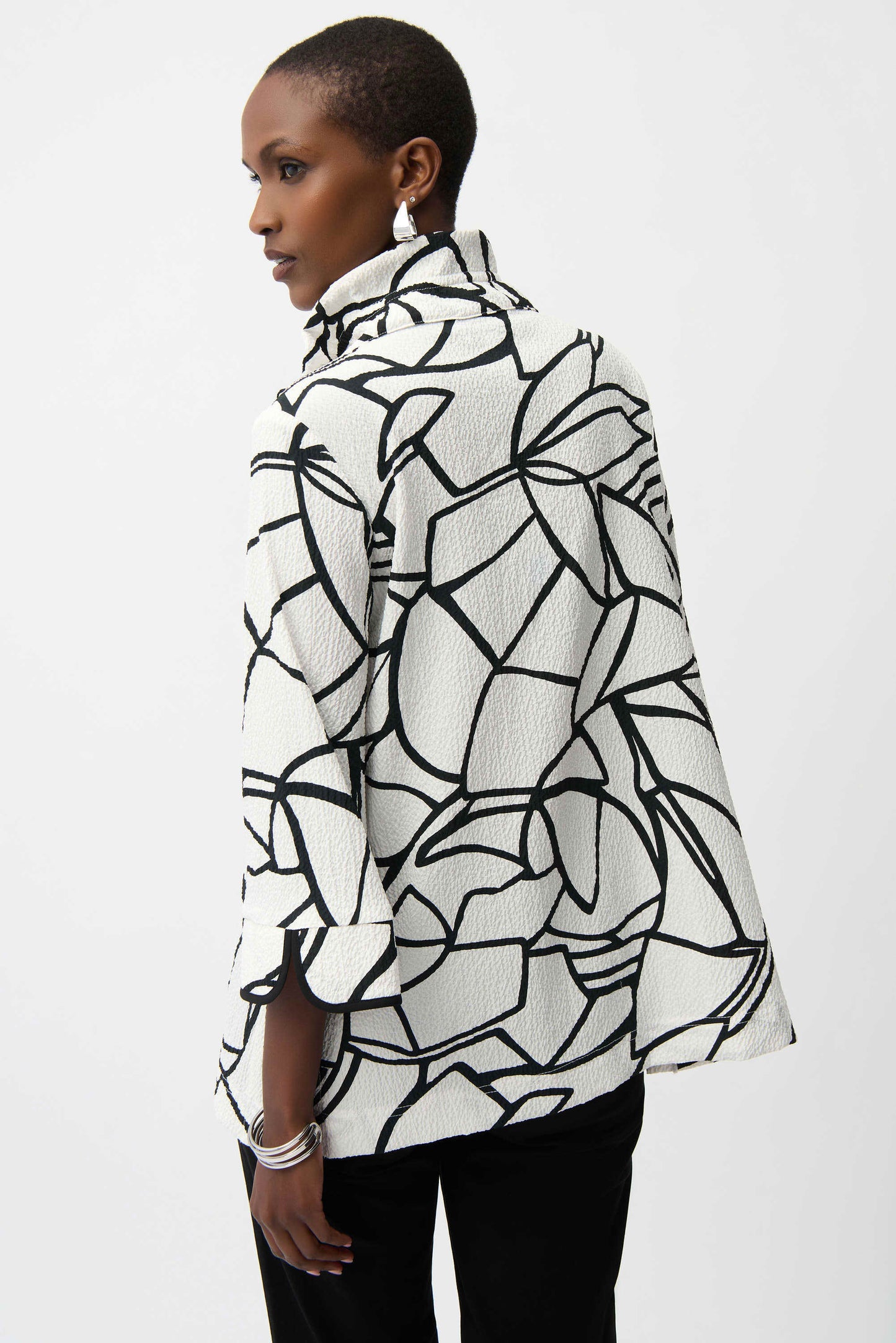 Seersucker Abstract Print Trapeze Jacket. Style JR261239