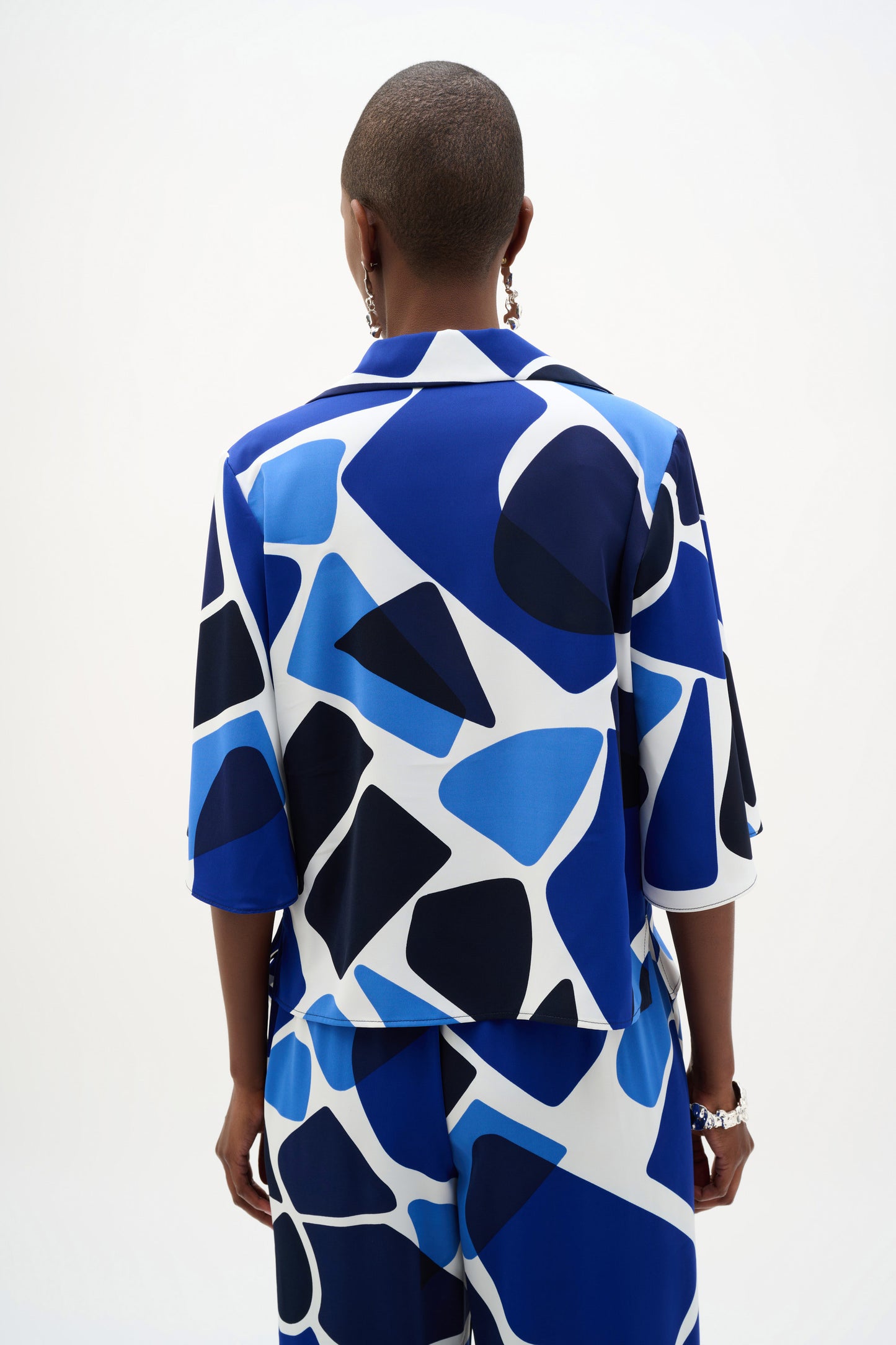Recycled Woven Geometric Print Straight Blouse. Style JR262154