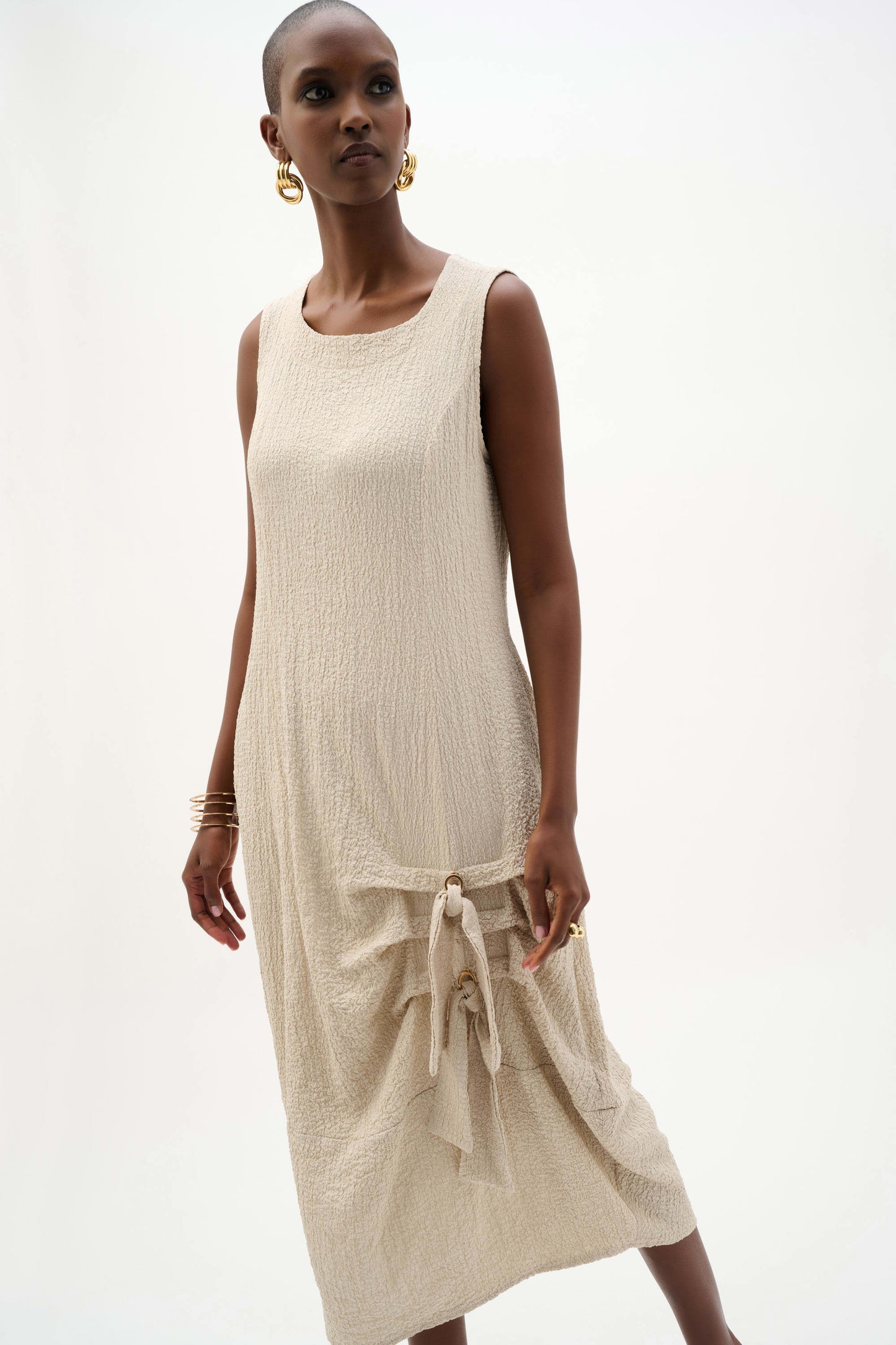 Seersucker Ring & Tie Detail Cocoon Dress. Style JR262172