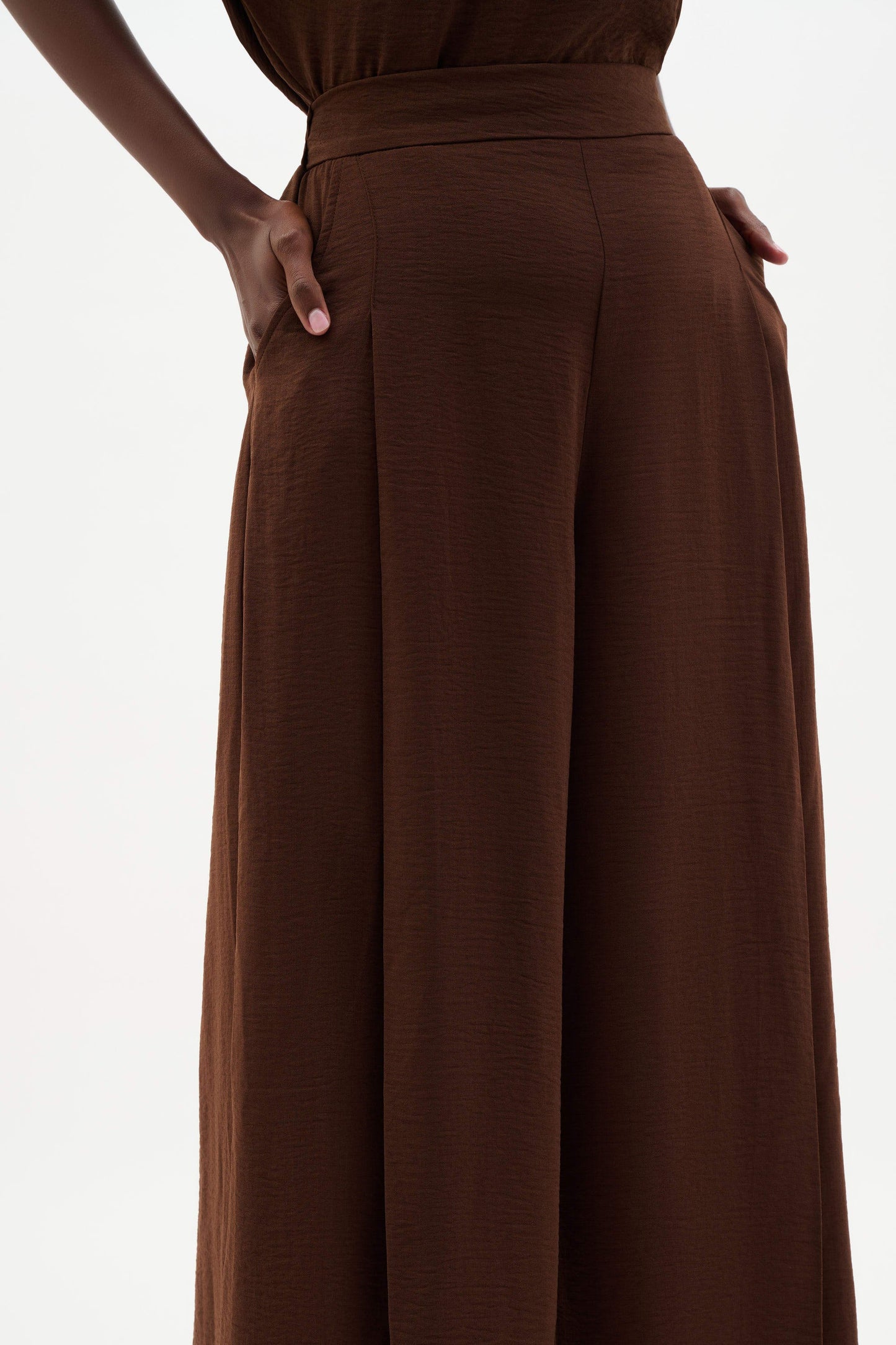 Gauze Pull-On Pleated Culotte Pants. Style JR262196