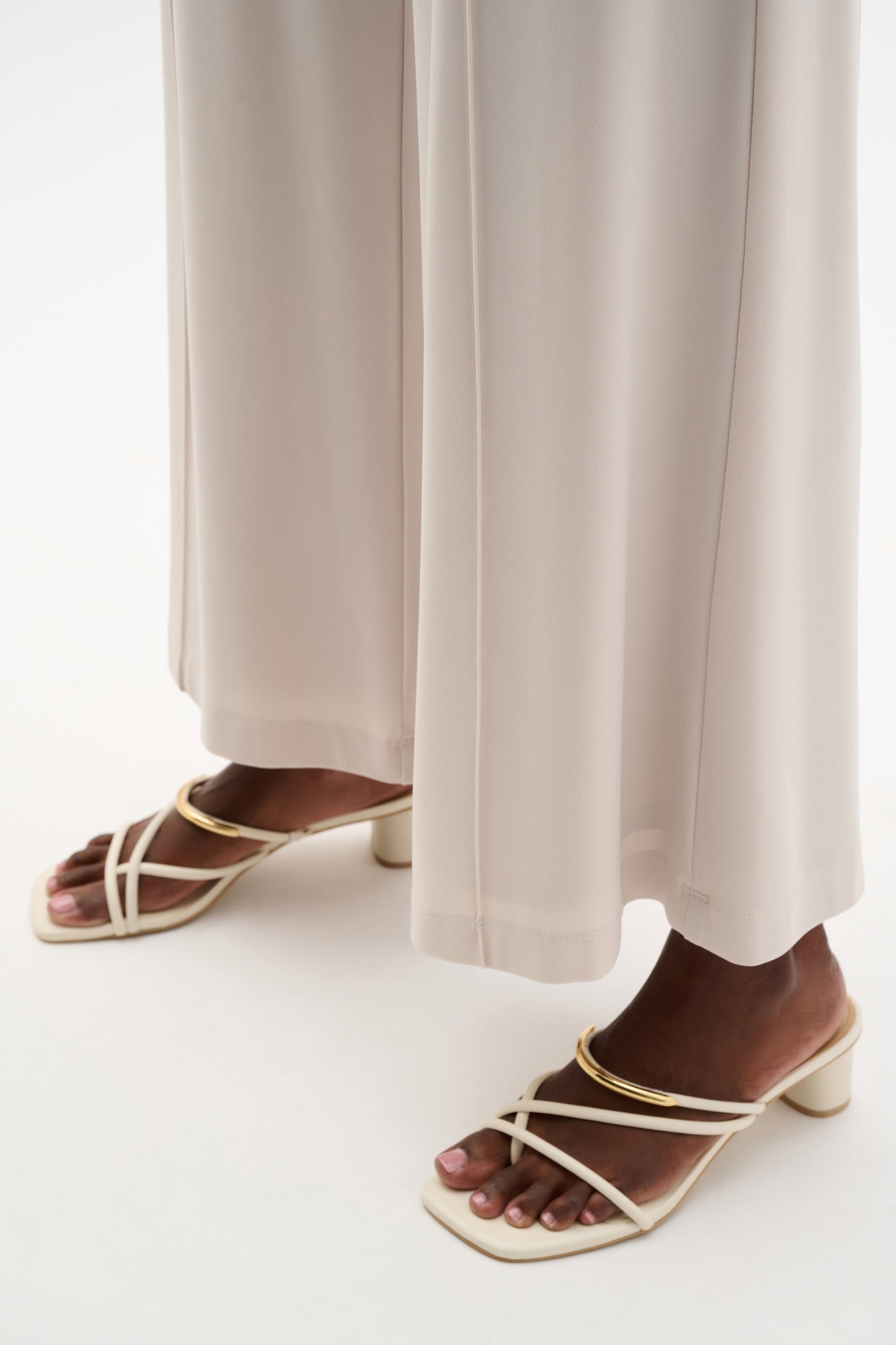 Silky Knit Pull-On Wide Leg Center Seam Pants. Style JR262254