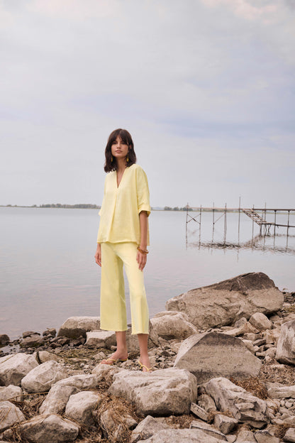 Goldie Featherweave Denim Wide Leg Cropped Jeans. Style JR262918