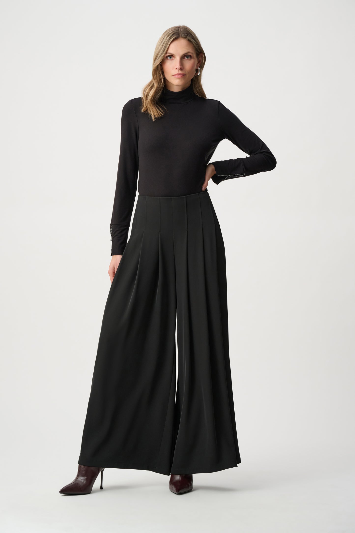 Woven Twill Wide-Leg Pants. Style JR263040