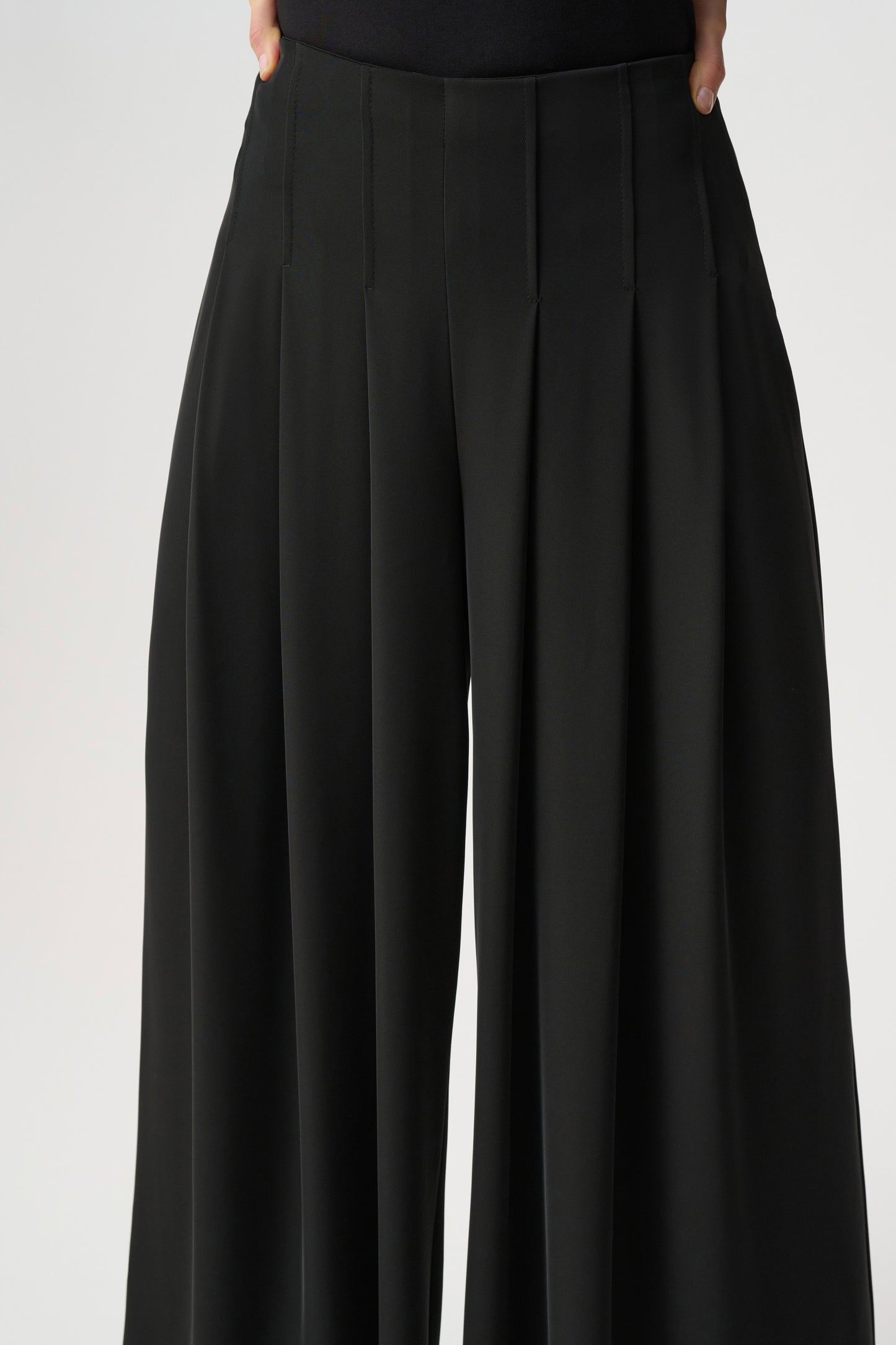 Woven Twill Wide-Leg Pants. Style JR263040