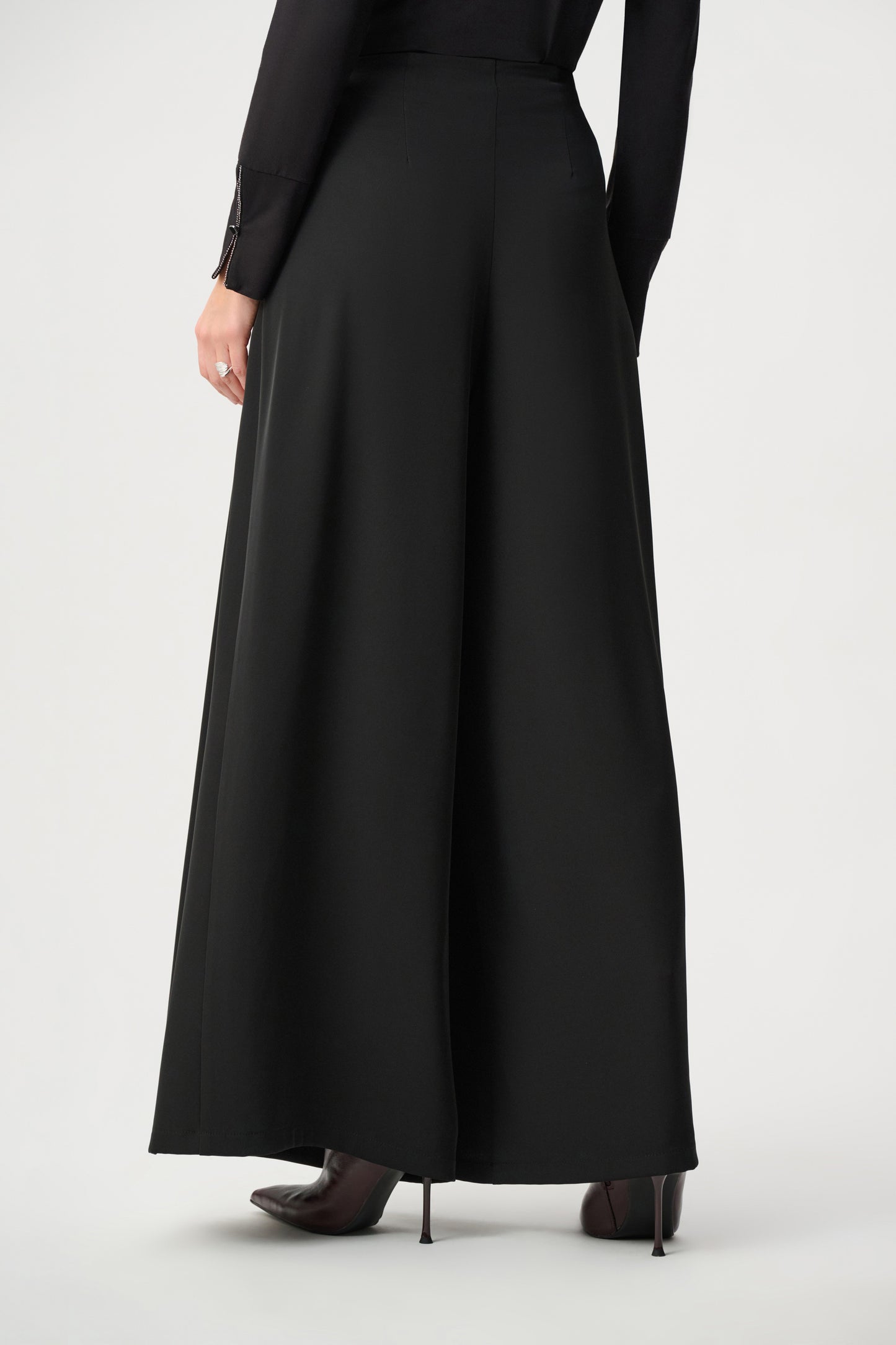 Woven Twill Wide-Leg Pants. Style JR263040