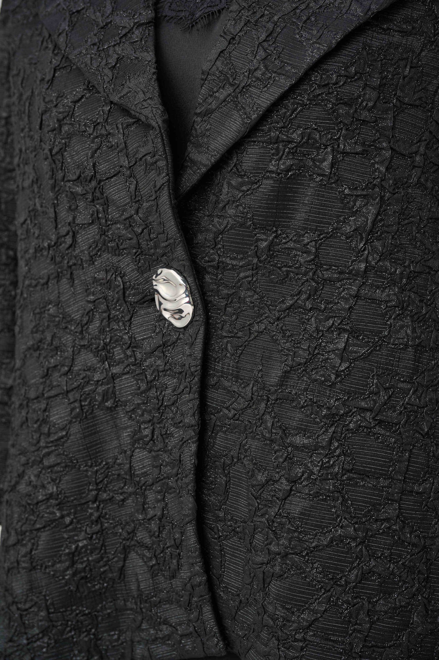 Signature Textured Jacquard Lapel-Collar Trapeze Jacket. Style JR263761