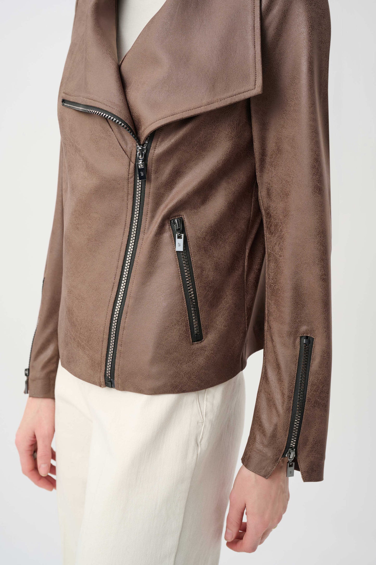 Foiled Knit Fitted Jacket. Style JR263908