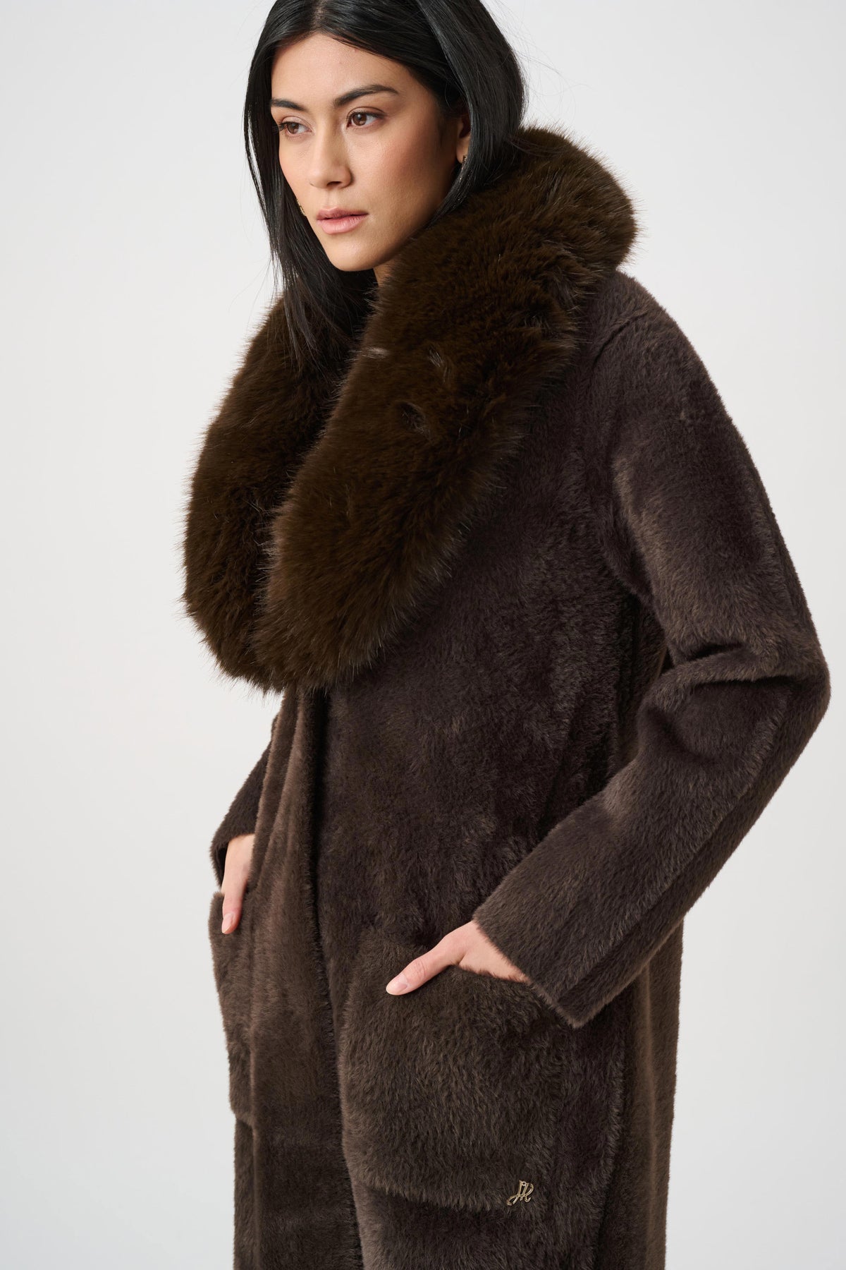 Detachable Faux Fur Collar Long Knitted Coat. Style JR263973