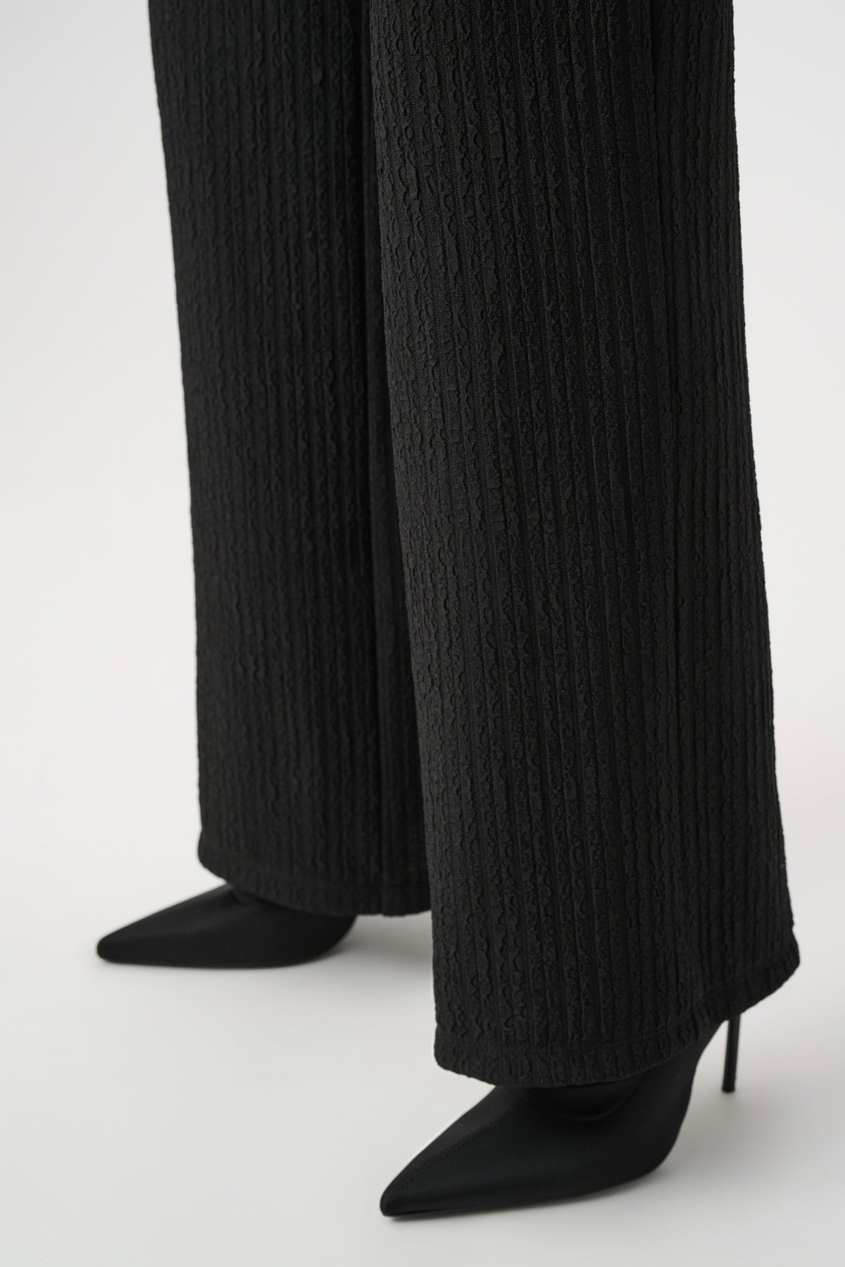 Textured Knit Wide-Leg Pants. Style JR264190