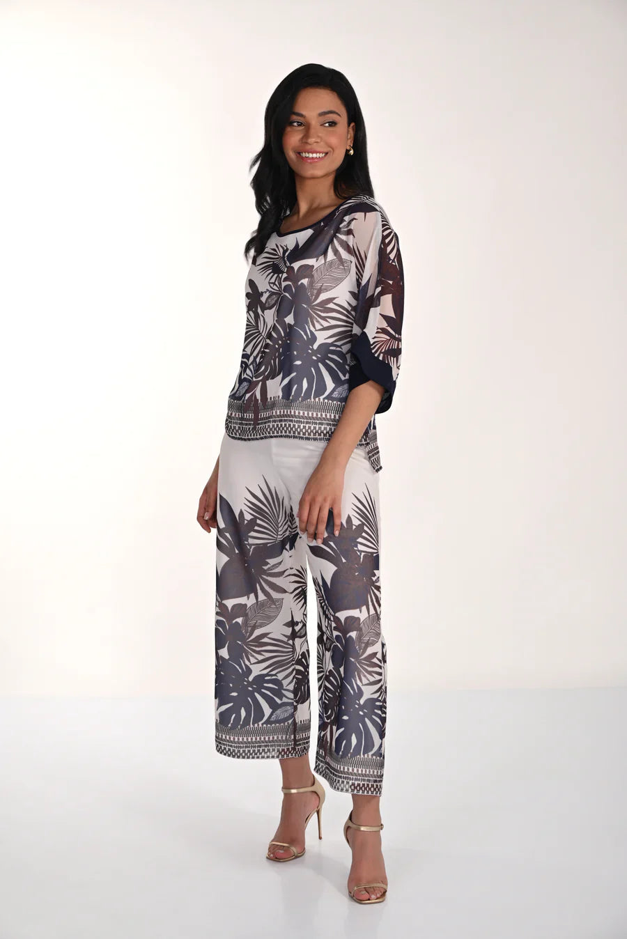 Pull-On Tropical Leaf Print Wide Leg Pant. Style FL266108