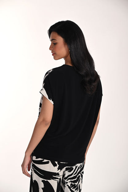 Short Raglan Sleeve Abstract Print Top. Style FL266311