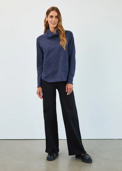 Pull-On Wide Leg Jean. Style FD2679862B