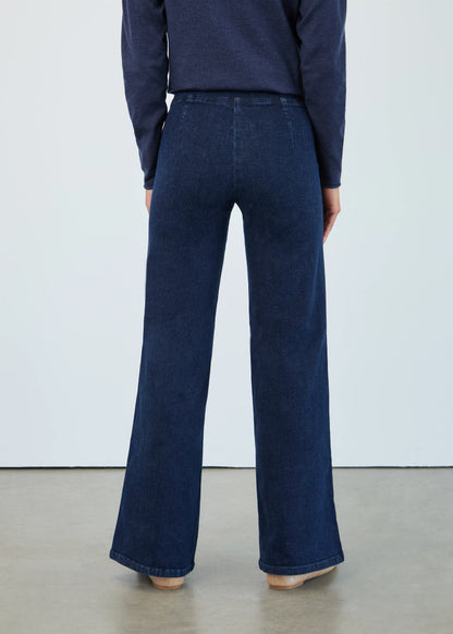 Pull-On Wide Leg Jean. Style FD2679862B
