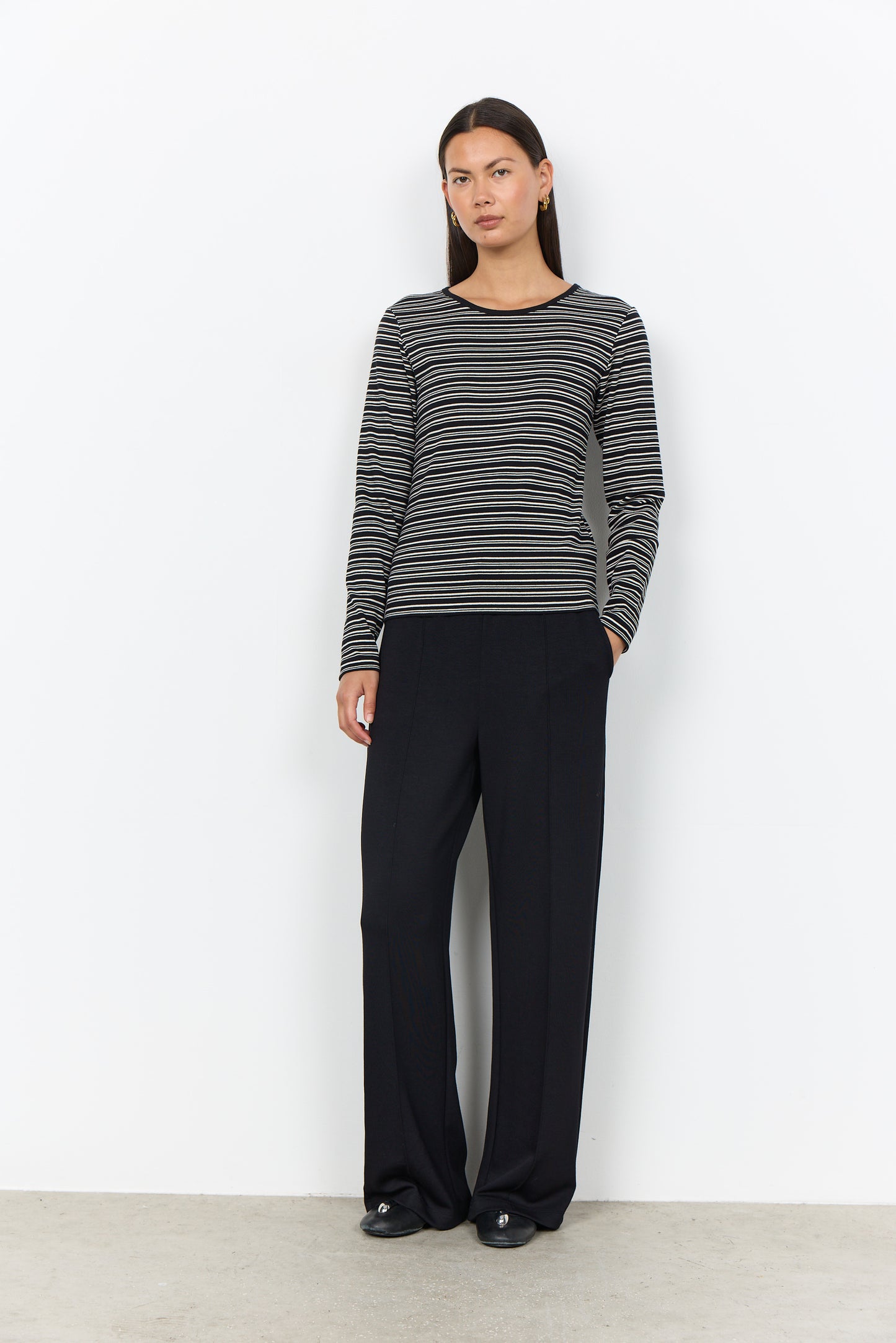 Long Sleeve Round Neck Striped Ribbed Top. Style SOYA27808