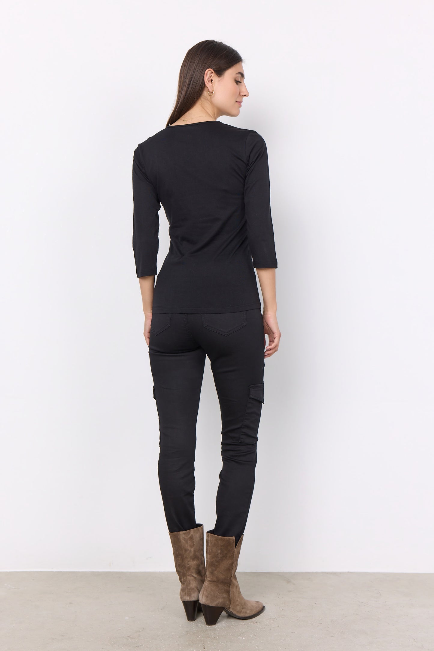 Scoop Neck Fitted Top. Style SOYA3F29033