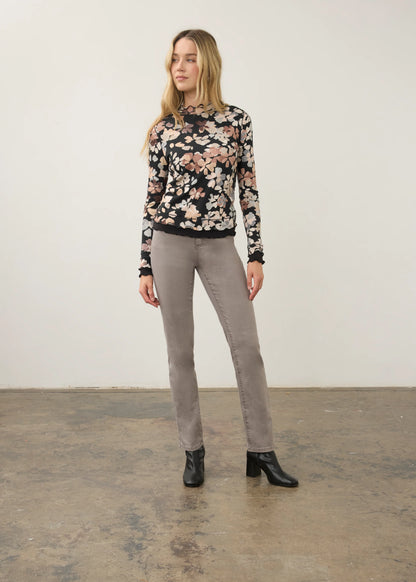 Suzanne Straight Leg Jean. Style FD6864511