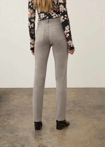 Suzanne Straight Leg Jean. Style FD6864511