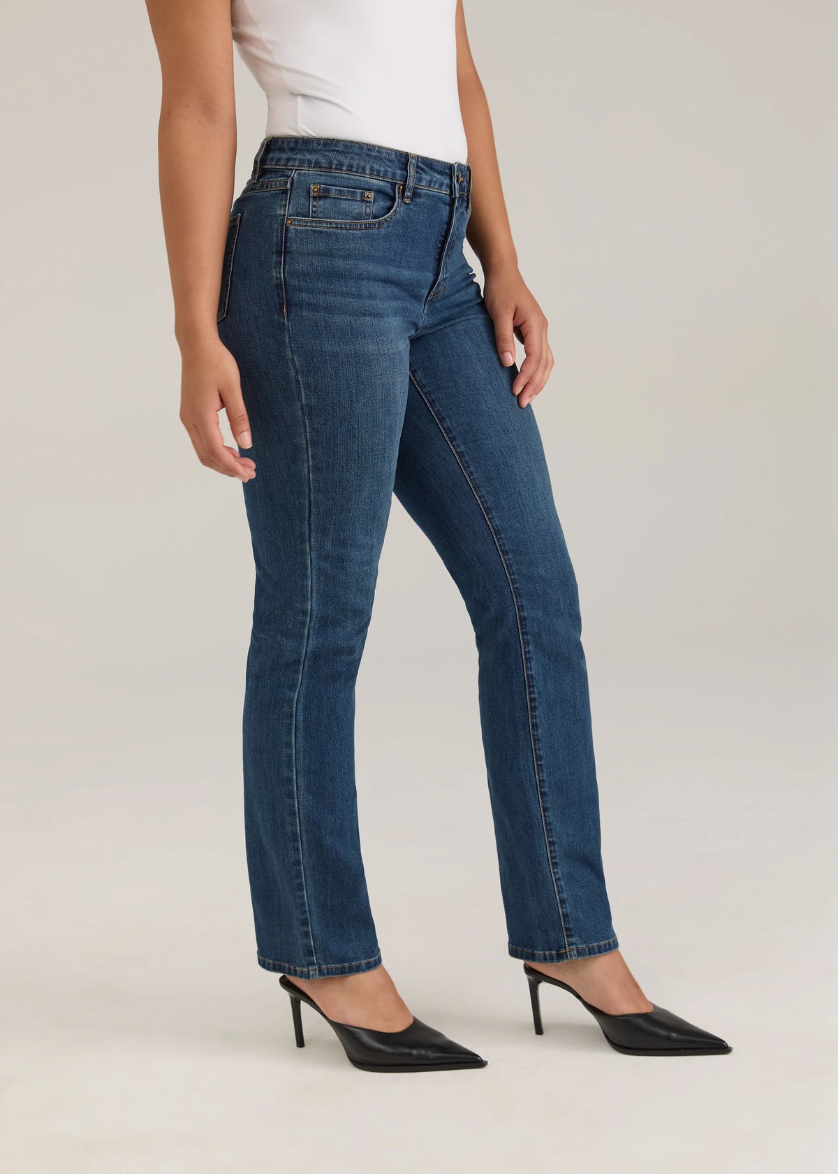 Olivia Straight Leg Jean. Style FD2122779
