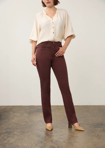 Suzanne Straight Leg Jean. Style FD6864511