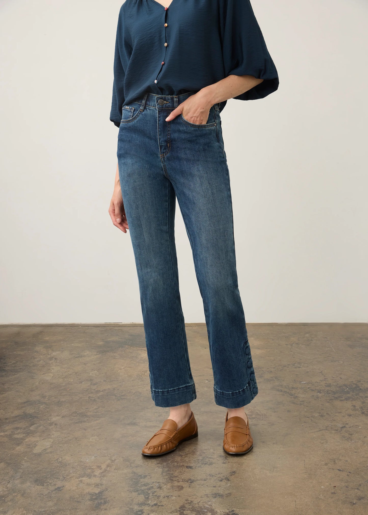 Suzanne Boot Ankle Length Buttons Cuff Jeans. Style FD6854779