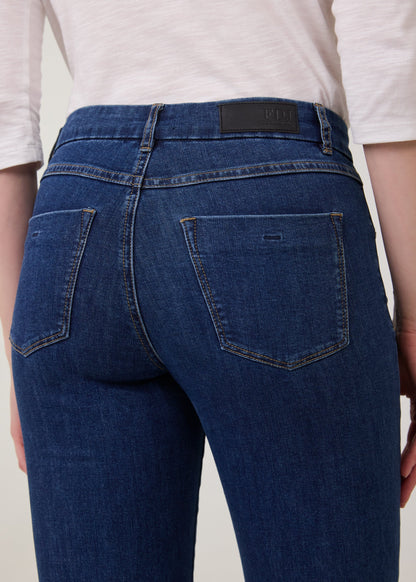 Christina Straight Leg Jean. Style FD5189250