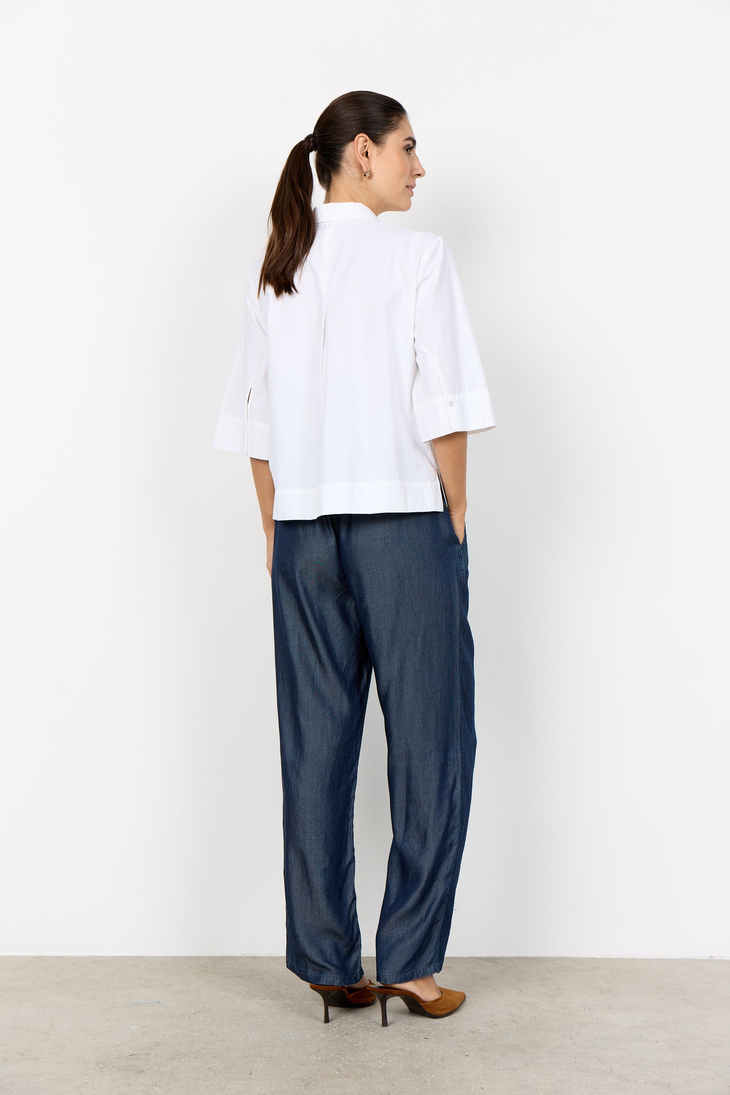 Concealed Button Up 1/2 Sleeve Cropped Top. Style SOYA41599