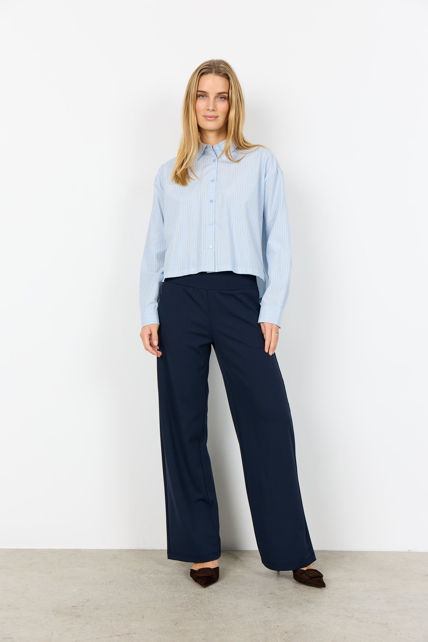 Vertical Stripes Long Sleeve Cropped Button Up Blouse. Style SOYA41608