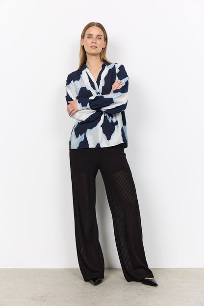 Collared Long Sleeve 1/2 Button Blouse. Style SOYA41880