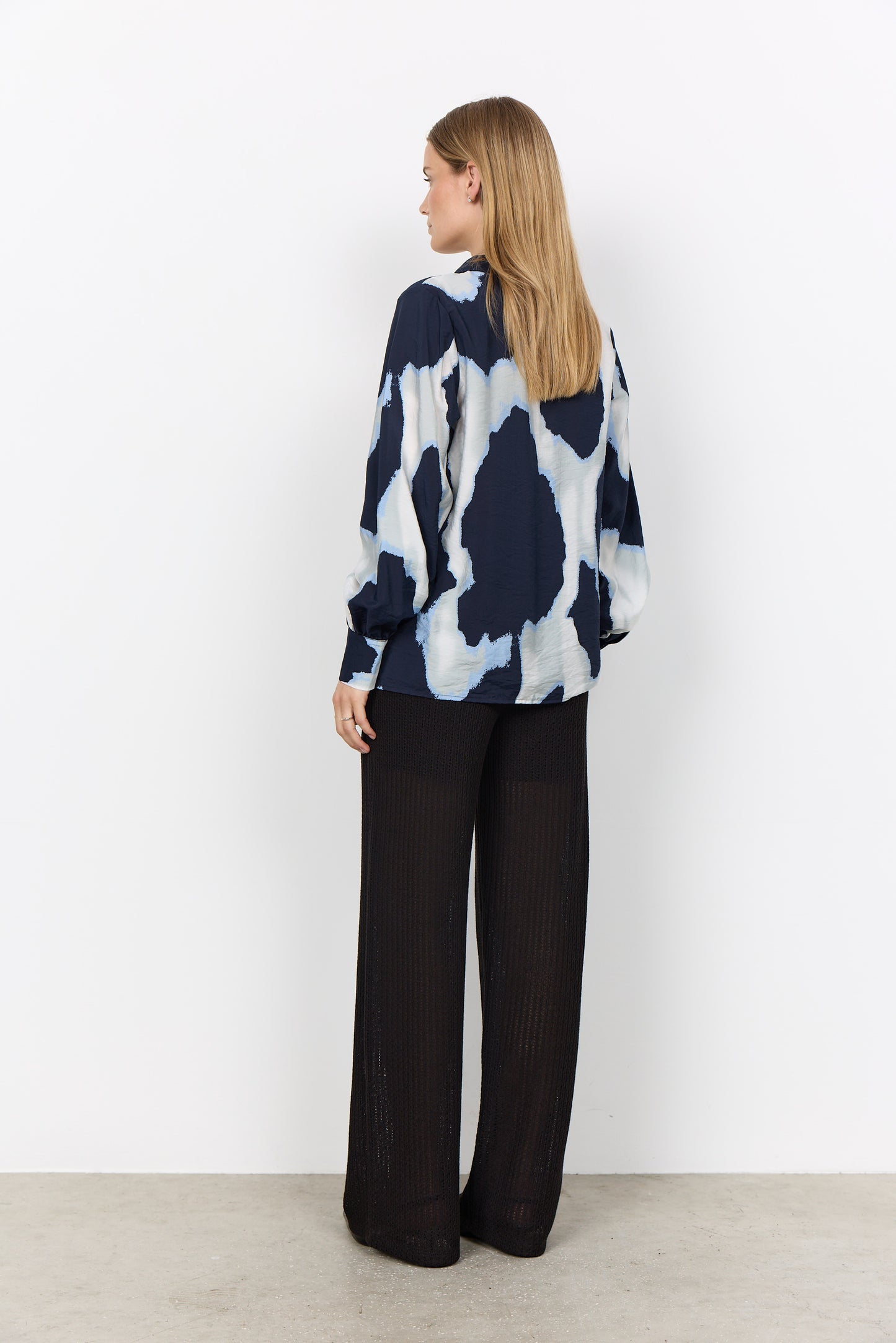 Collared Long Sleeve 1/2 Button Blouse. Style SOYA41880