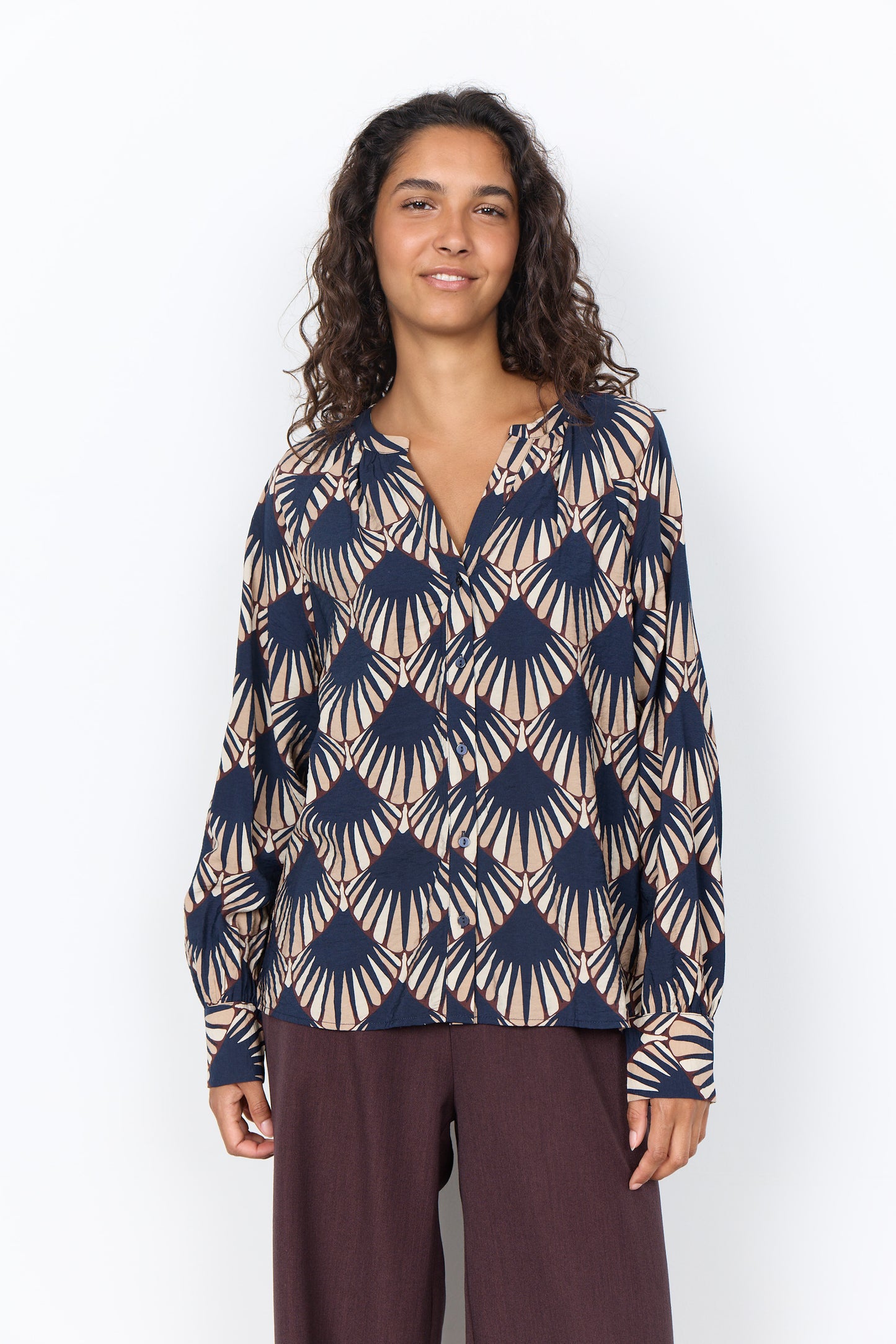 Printed V-Neck Popover Blouse. Style SOYA41958