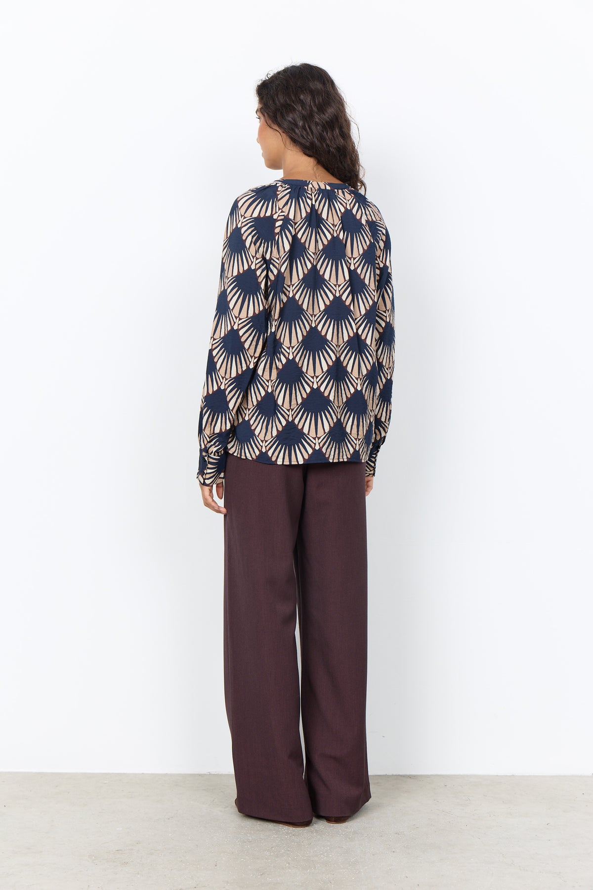 Printed V-Neck Popover Blouse. Style SOYA41958
