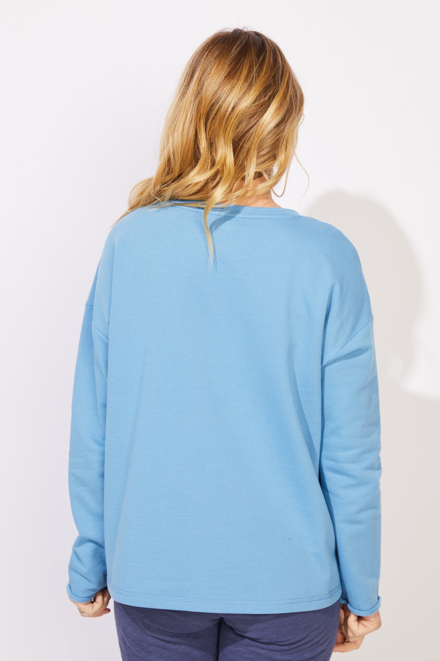 Flower Design Round Neck Long Sleeve Pull-Over. Style ESC44801