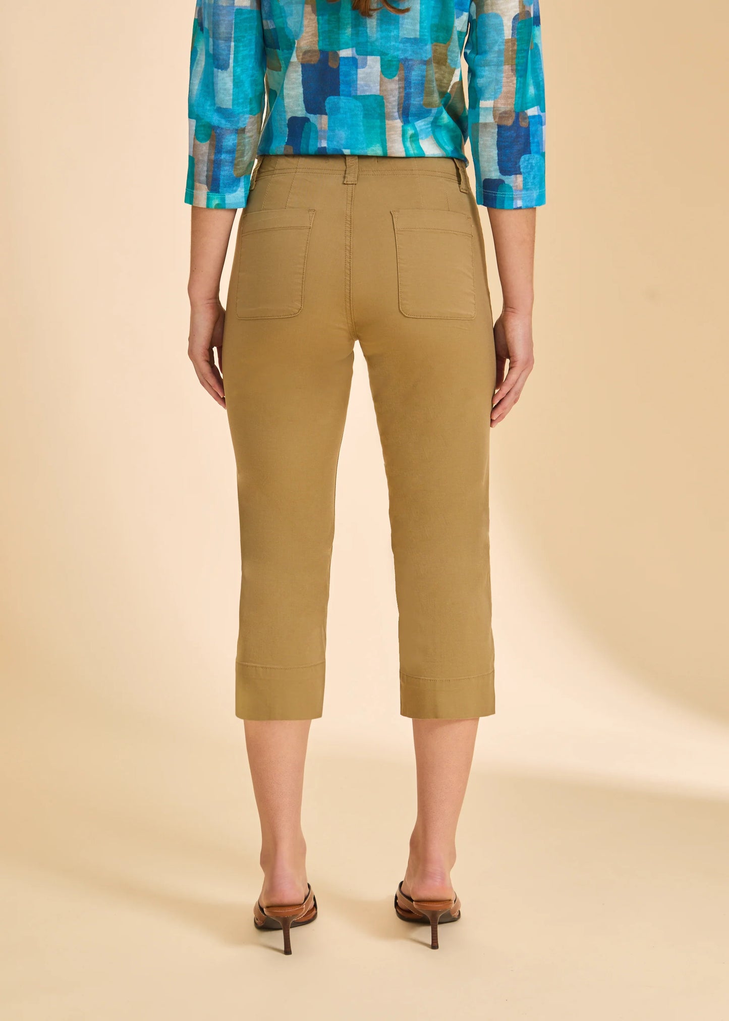 Christina Mid Rise Pin Tuck Cargo Capri. Style FD5261924