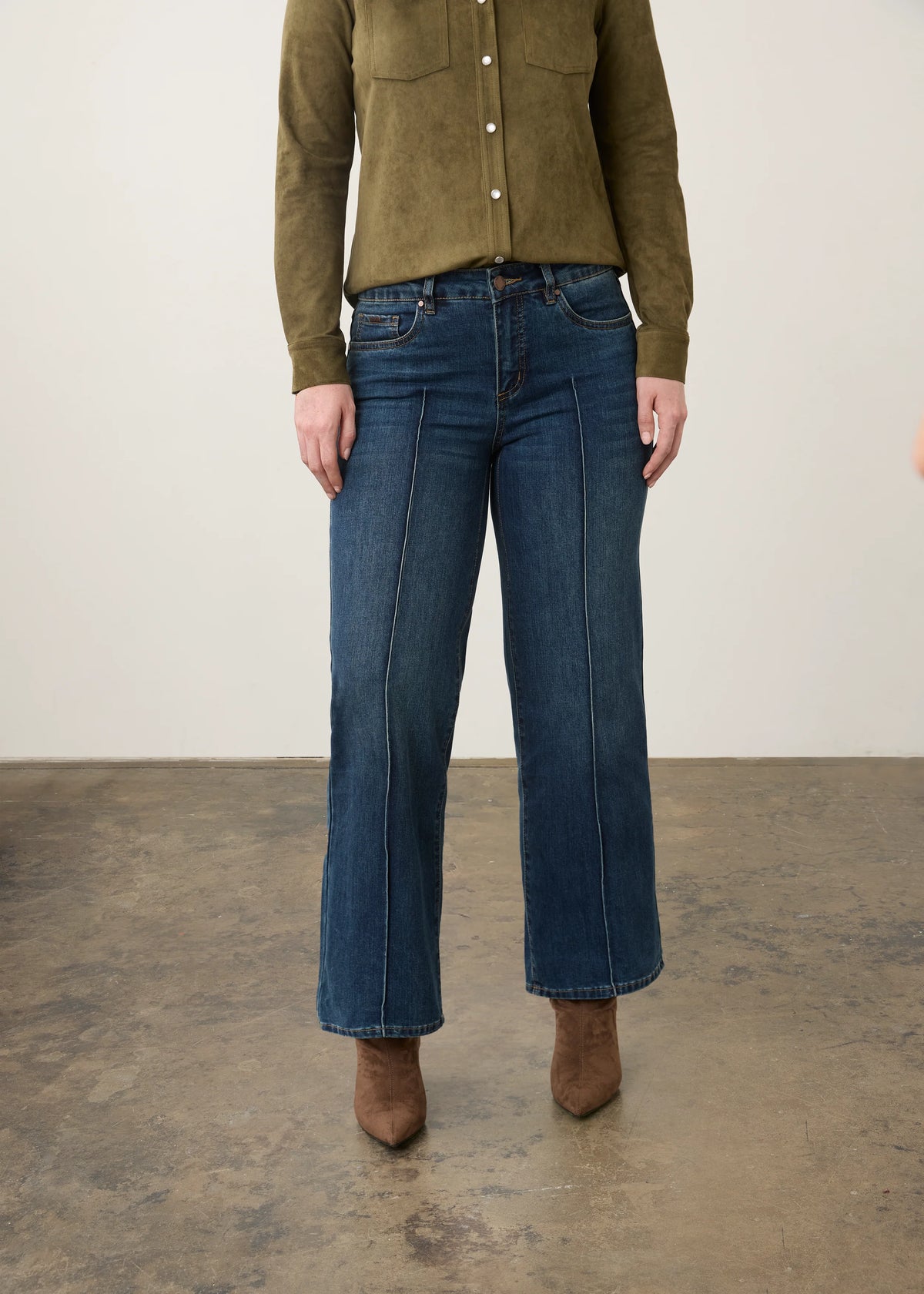 Olivia Pintuck Wide Leg Jean. Style FD2768779