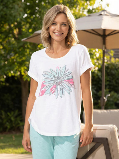 Round Neckline Daisy Print Short Sleeve Top. Style ESC52634