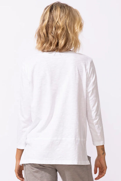 V-Neck Daisy Print 3/4 Sleeve Top. Style ESC52641