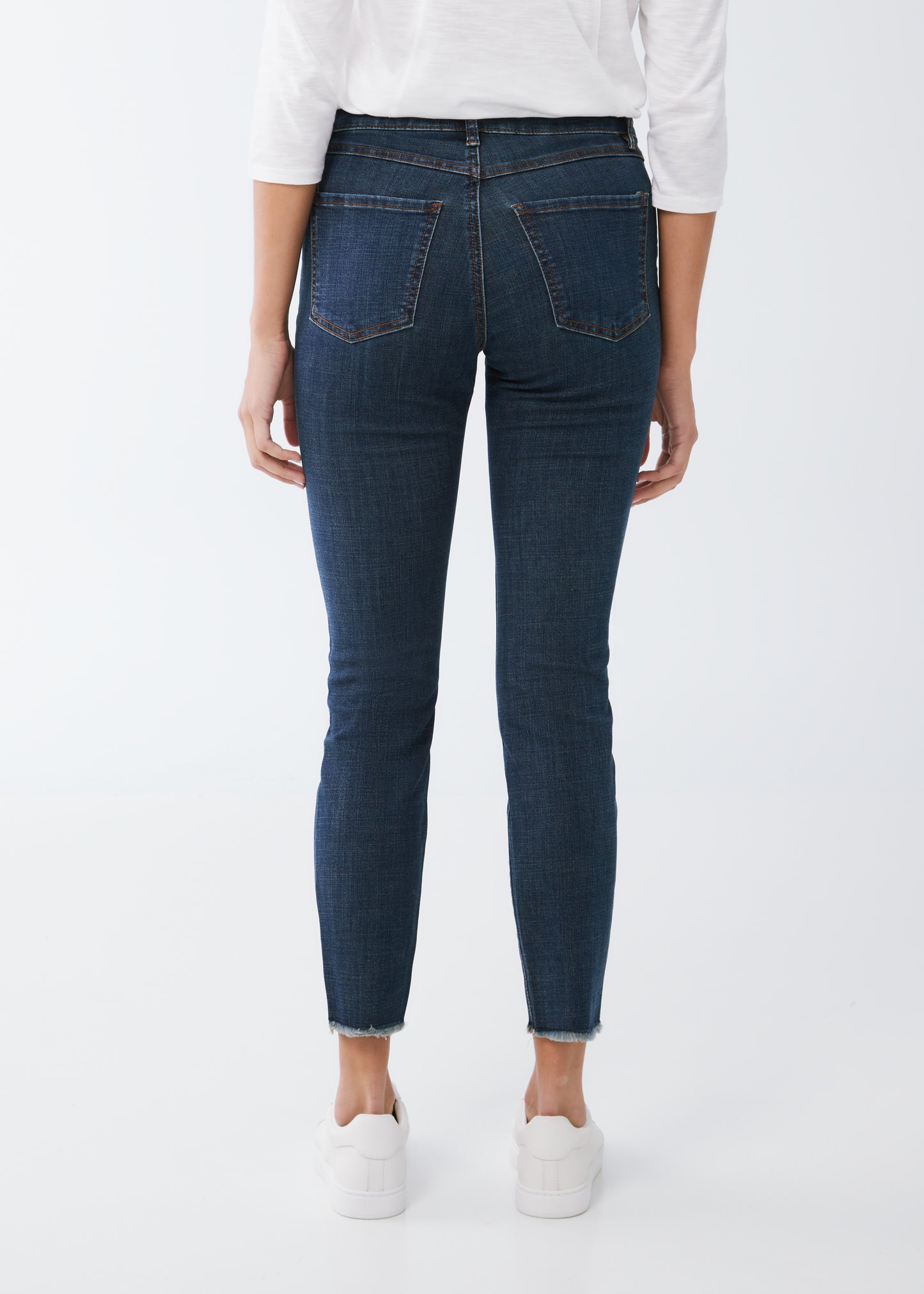 Christina Frayed Ankle Jean. Style FD5320809