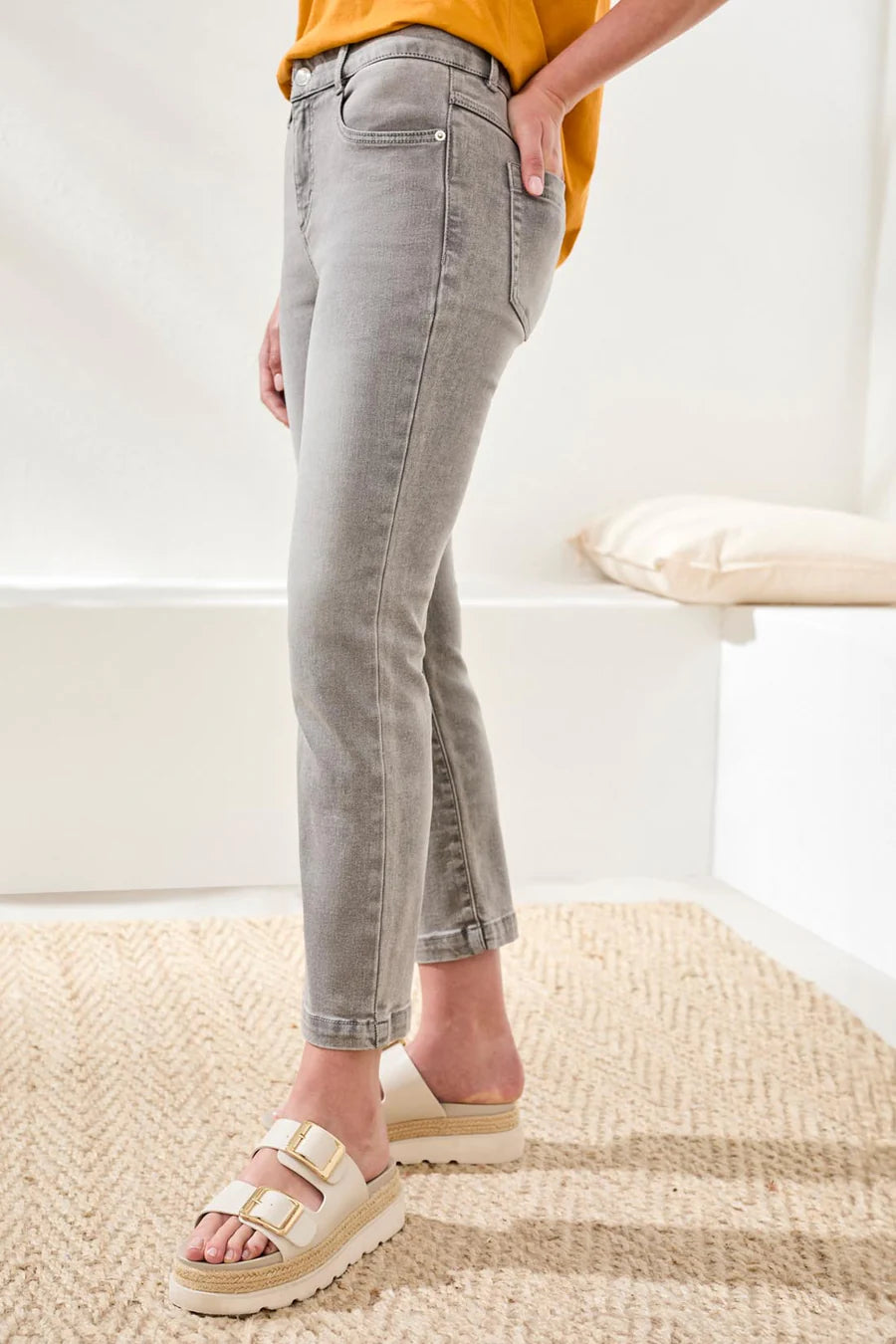 Audrey Hugging Cropped Denim. Style TR5887O-5100