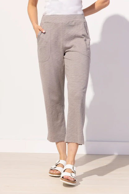 Lightweight Solid Colour Pull-On Capri. Style ESC60005S6