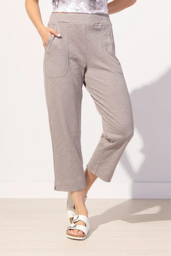 Lightweight Solid Colour Pull-On Capri. Style ESC60005S6