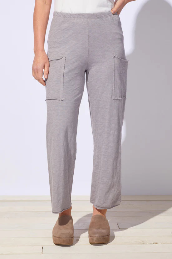 Cargo Patch Pocket Raw Trim Pull-On Capris. Style ESC60026S6