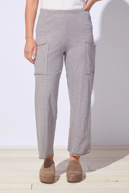 Cargo Patch Pocket Raw Trim Pull-On Capris. Style ESC60026S6