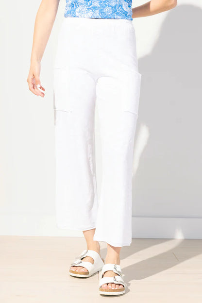 Cargo Patch Pocket Raw Trim Pull-On Capris. Style ESC60026S6