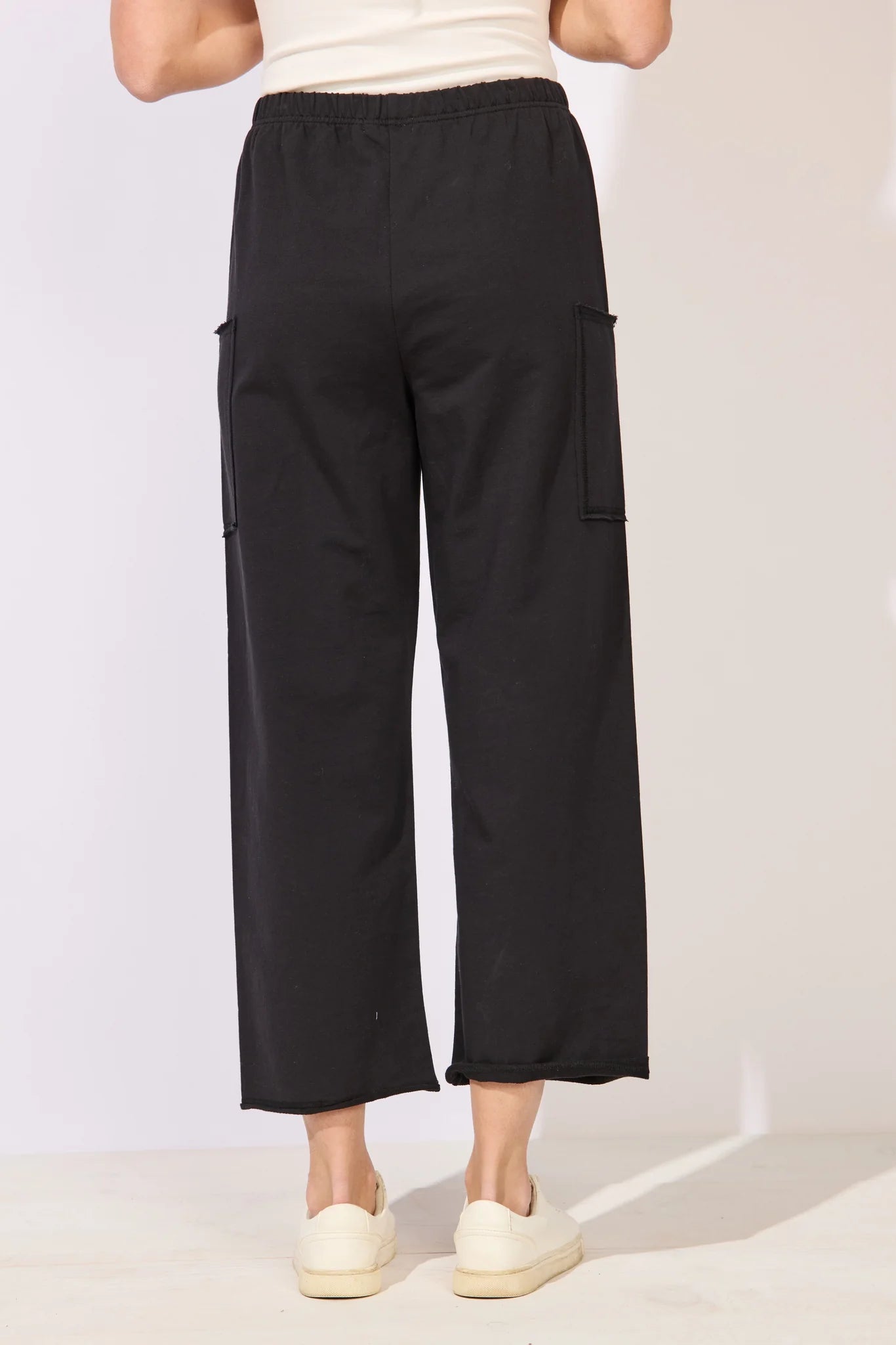Front Terry Pocket Wide Leg Pant. Style ESC60126