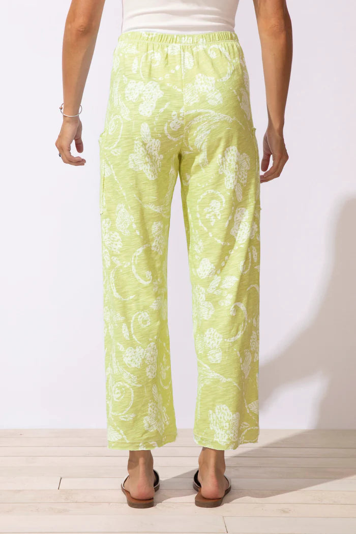 Pull-On Abstract Print Cropped Pant. Style ESC61606