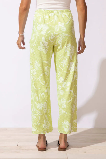 Pull-On Abstract Print Cropped Pant. Style ESC61606