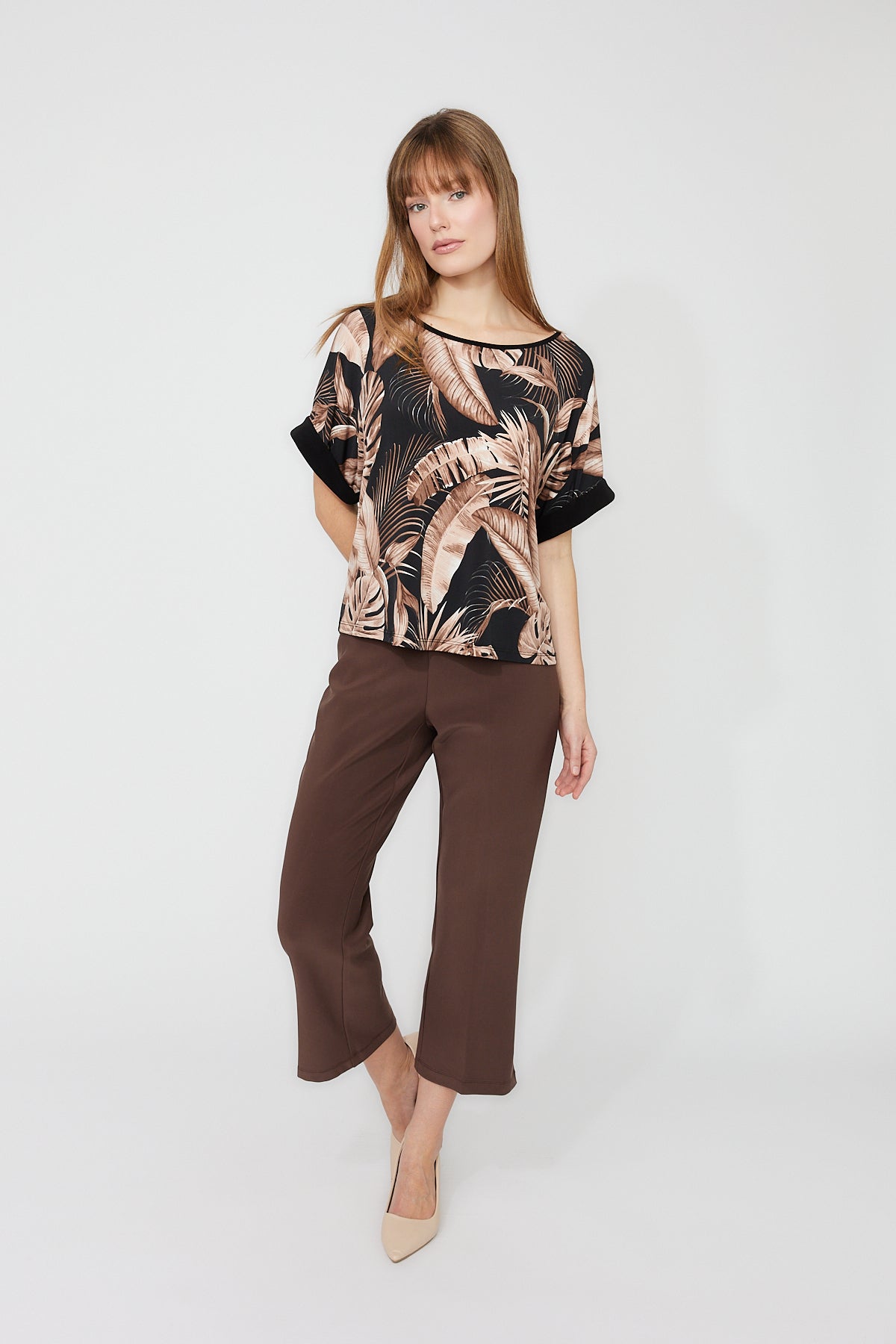 Short Sleeve Leaf Print & Black Back Top. Style FL261323