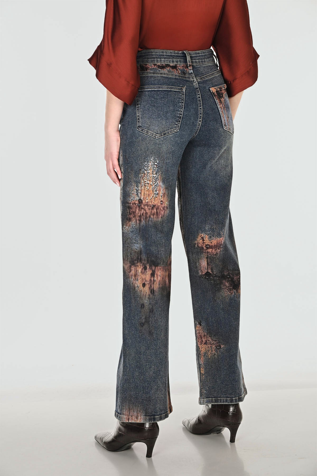 Wide Leg Distressed Print Jean. Style FL263743