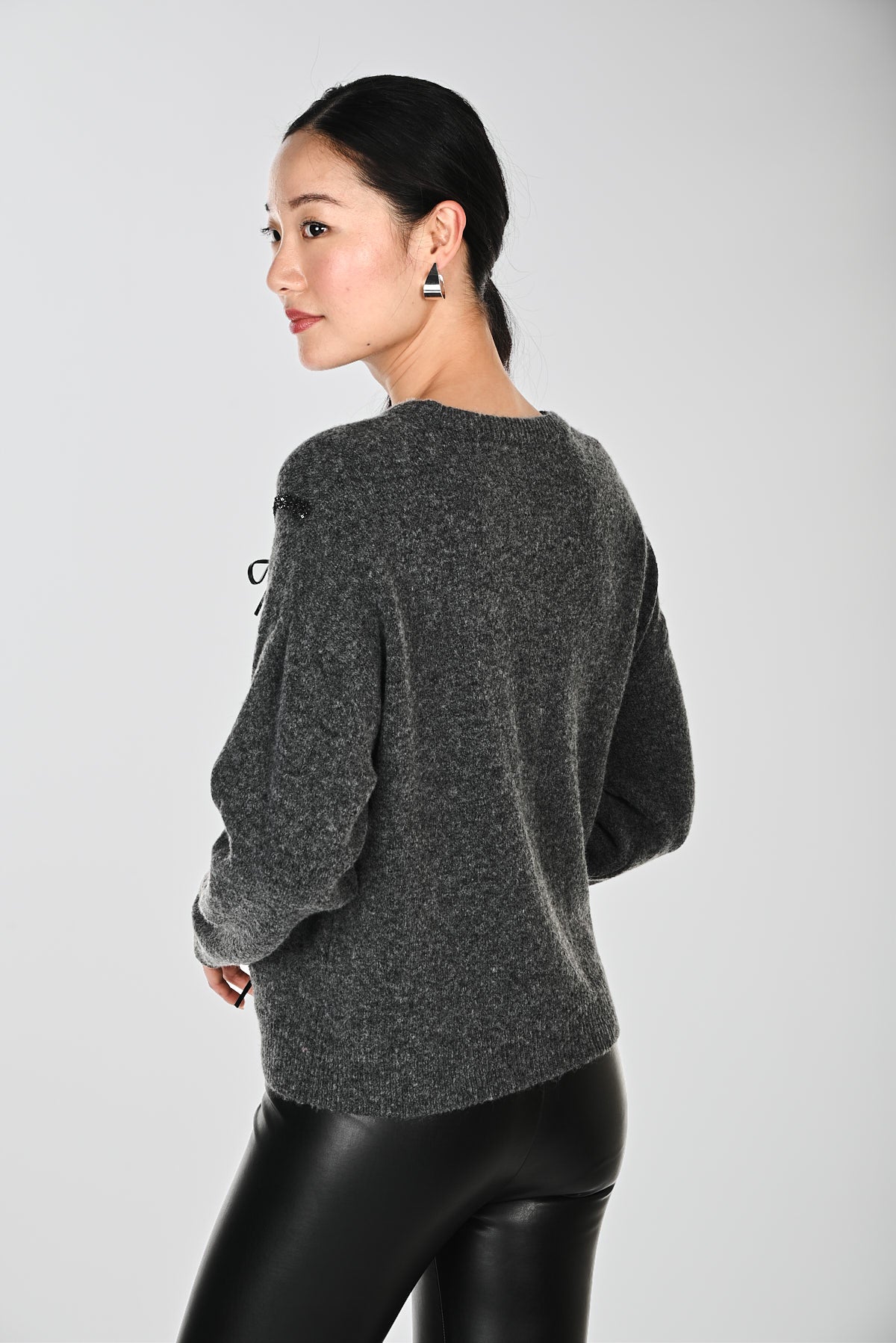 Black Bows Knitted Crew Neck Long Sleeve Sweater. Style FL264871